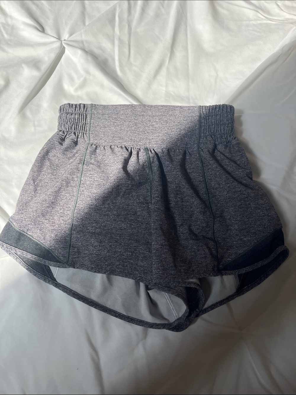 Lululemon Hotty Hot 2.5 inch shorts